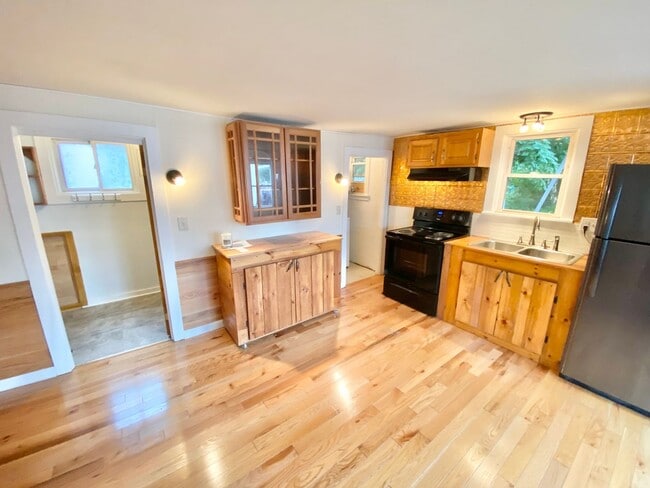 Photo - 132 N Champlain St Apartment