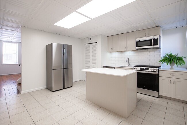 Building Photo - 455 Fairmount Ave