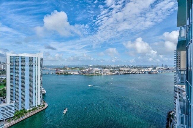 Building Photo - 900 Brickell Key Blvd