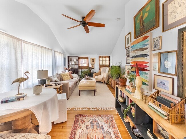 Foto del edificio - 944 Totoket Rd