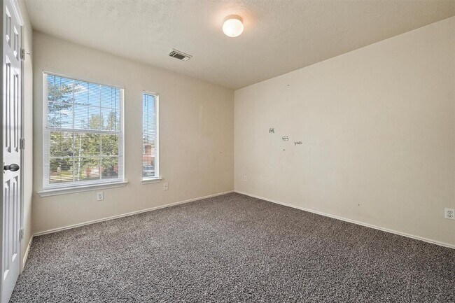 Building Photo - 7915 Talladega Springs Ln
