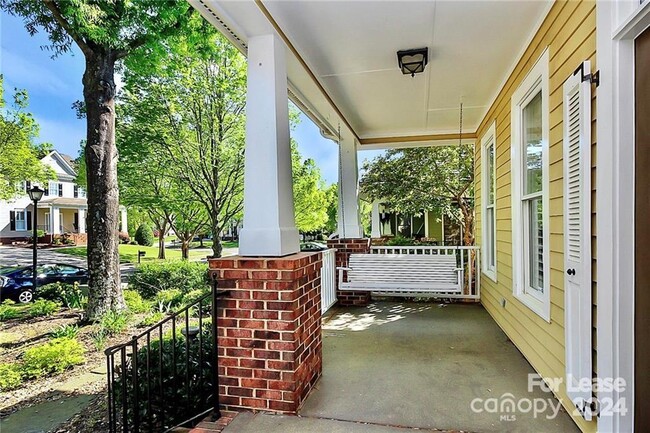 Building Photo - 2300 Mirow Pl