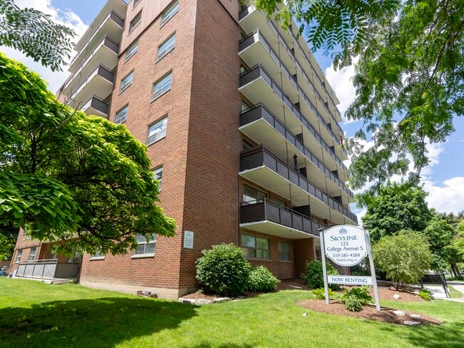 Building Photo - Mapleview Manor