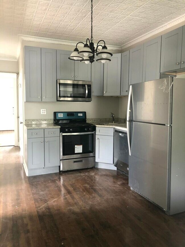 Foto del edificio - 827 W 33rd Pl