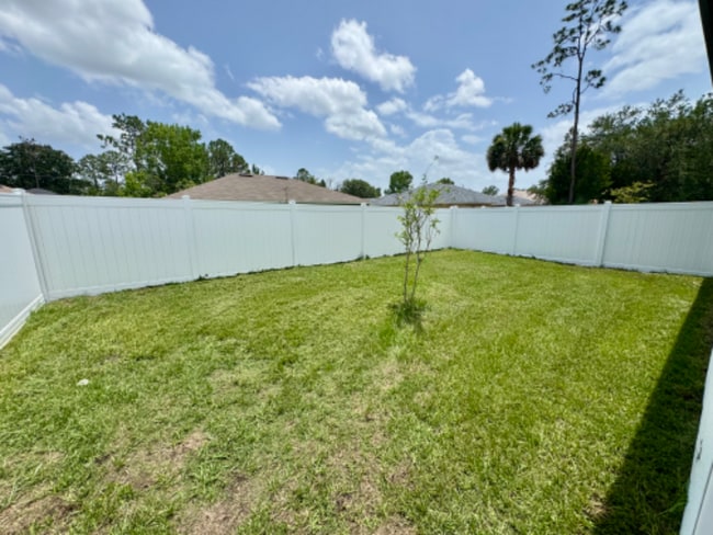 Building Photo - 20 Pine Hill Ln