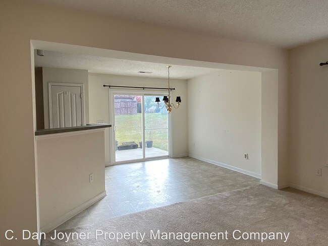 Building Photo - 4 br, 2 bath House - 104 Rushing Creek Lane
