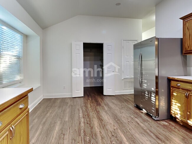 Foto del edificio - 11600 Turkey Creek Dr