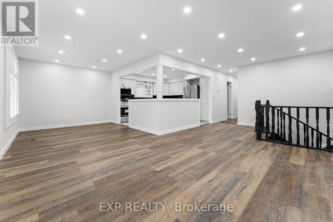 Building Photo - 121 Tollgate Rd