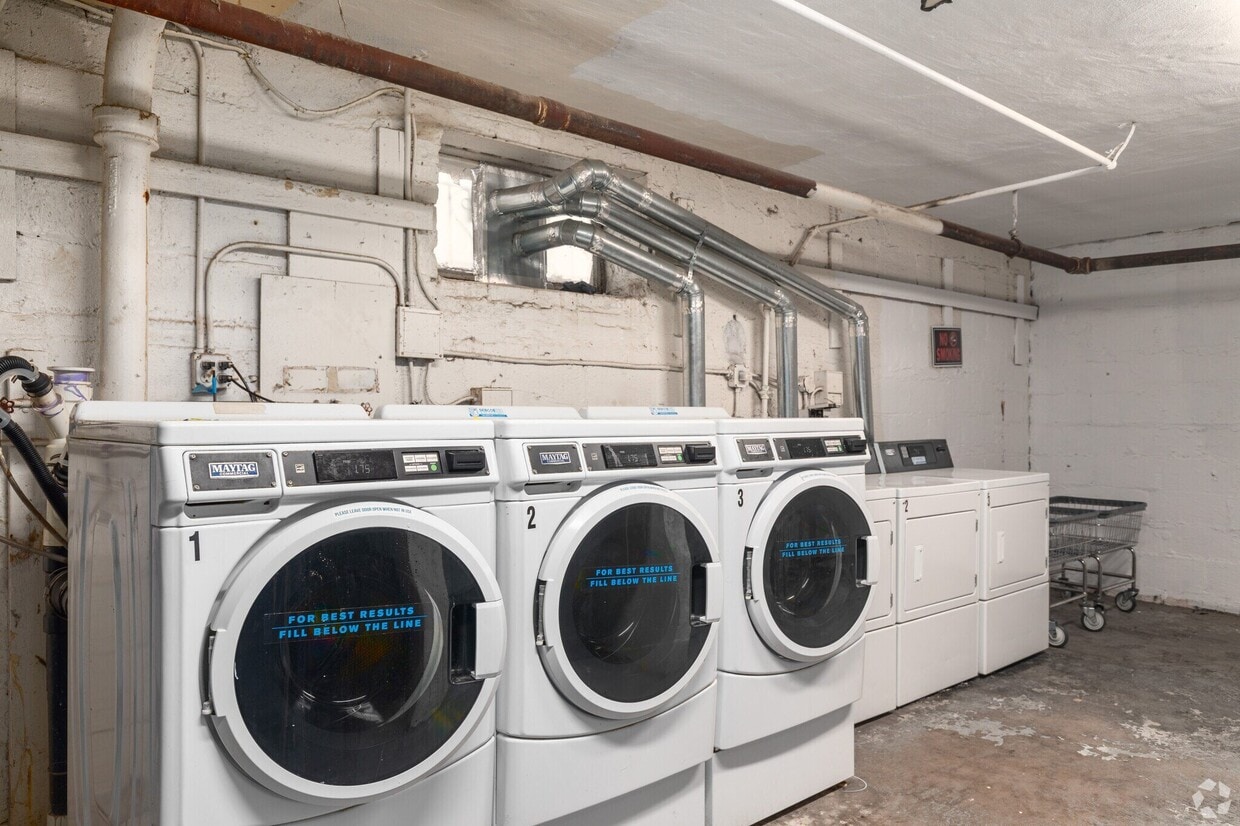 Building Photo - 457 W State St