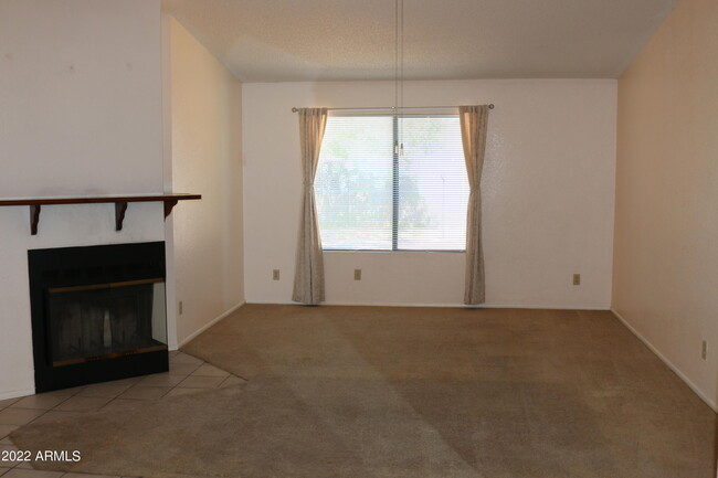 Building Photo - 3287 Sky Hawk Dr