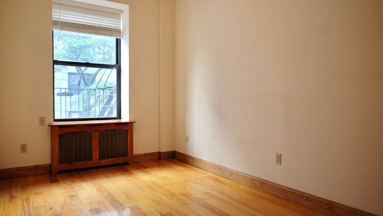 Primary Photo - 294 W 92nd St