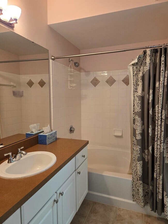 Foto del edificio - 2056 Alta Meadows Ln