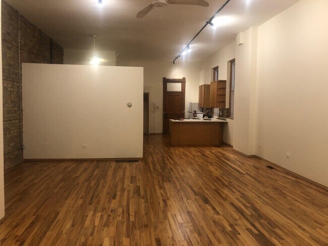 Building Photo - 2164 N Claremont Ave