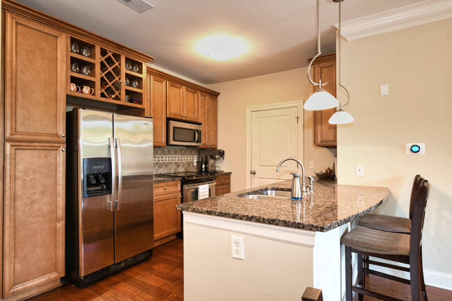 Kitchen - 901 Abernathy Rd