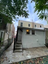 Building Photo - 1127 Walnut St