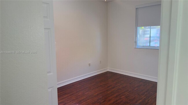 Foto del edificio - 7633 NW 114th Path