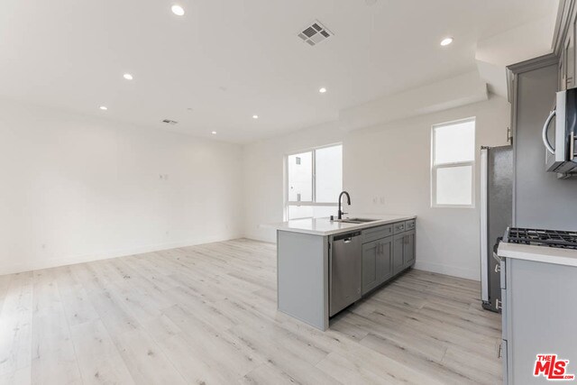 Building Photo - 1238 N Beachwood Dr