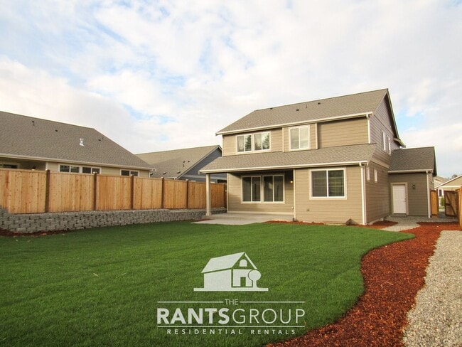 Building Photo - Fantastic Neighborhood! Easy Commute to JBLM!