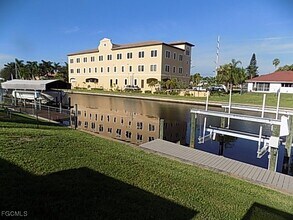 Building Photo - 3614 SE 16th Pl