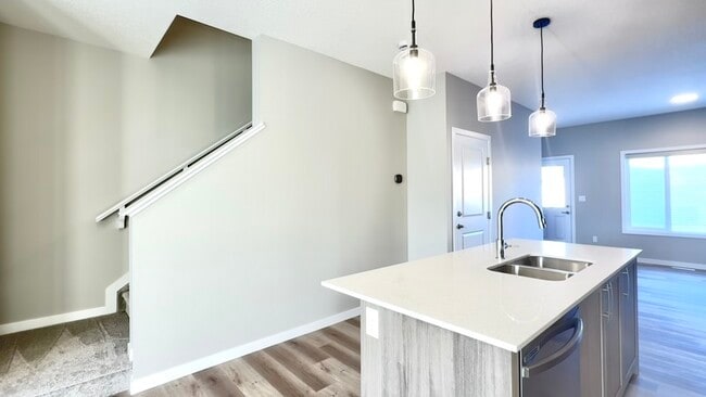 Building Photo - 482 Edgemont Dr NW