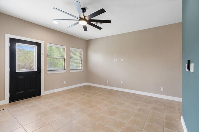 Foto del edificio - 924 Scenic Hills Dr