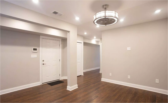 Foto del edificio - 709 Jackson St NE
