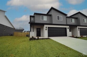 Building Photo - 723 Sun Mdws Lp
