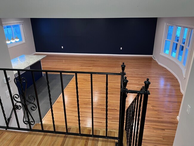 Building Photo - 117 Clearview Dr