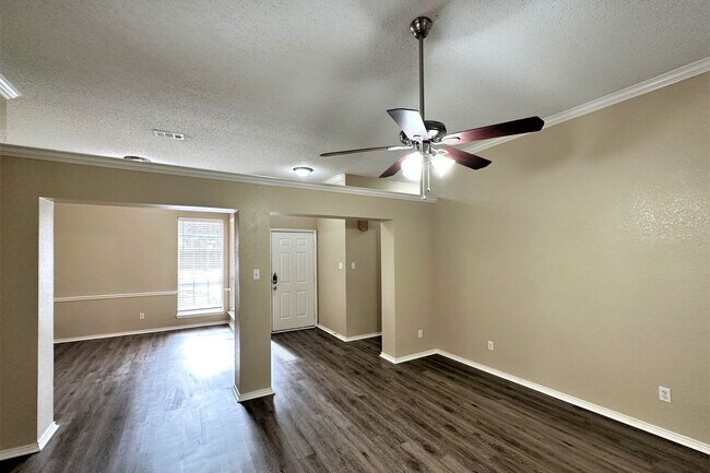 Foto del edificio - 1501 Hunter Ct