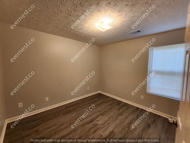 Foto del edificio - 1408 Creek View Dr