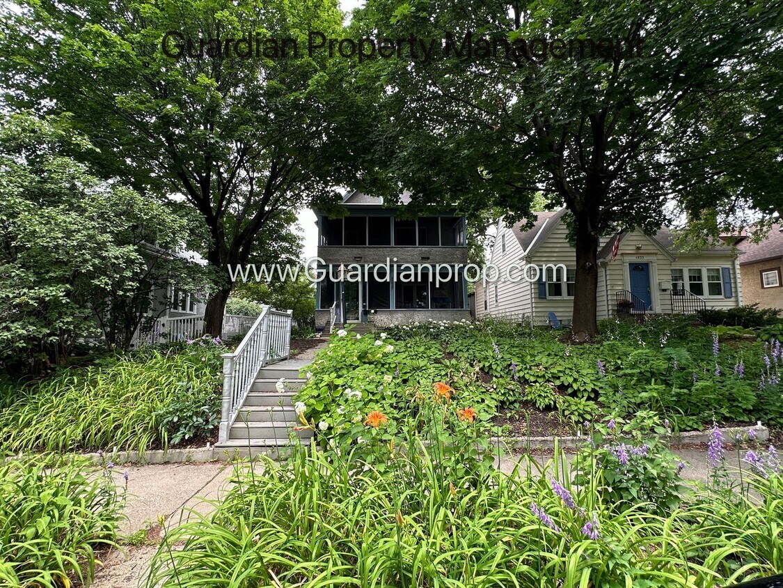 Primary Photo - Linden Hills Upper Level Duplex, Sunroom, ...