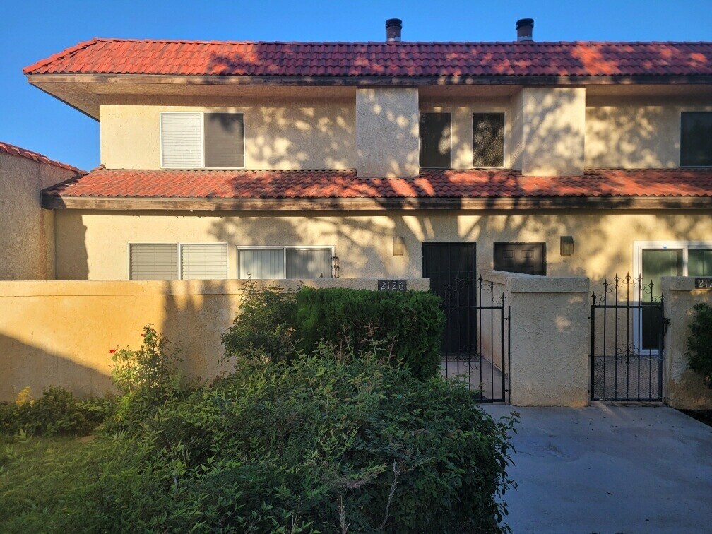 Building Photo - 2126 El Domingo Cir