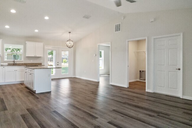 Foto del edificio - 13422 SW 48th Ave
