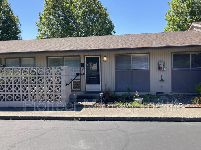 Foto principal - 861 NE Alameda Ave