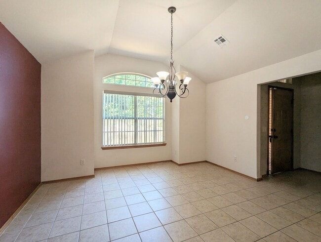 Photo - 5516 SE 81st ST House