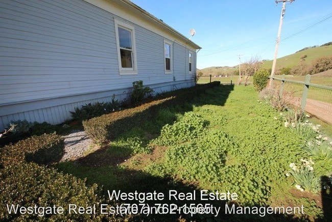 Building Photo - 3 br, 1 bath House - Country Cottage