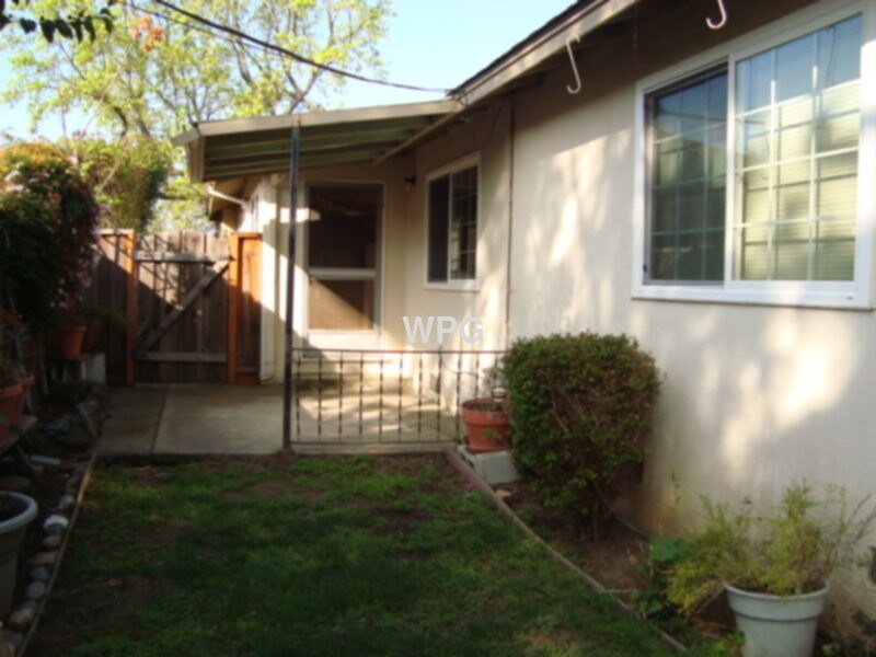 Primary Photo - 1392 Darryl Dr