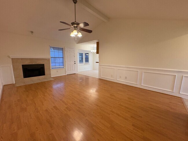 Building Photo - Great 3-bed 2-bath Home Birdville ISD *New...