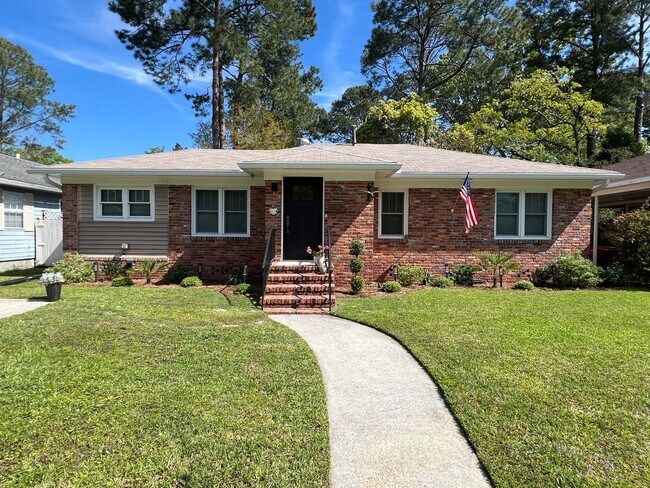 Foto del edificio - Four Bedroom Ranch St Home in Abercorn Heights - Lamara Heights District