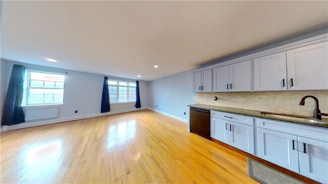 Building Photo - 79 E 28th St