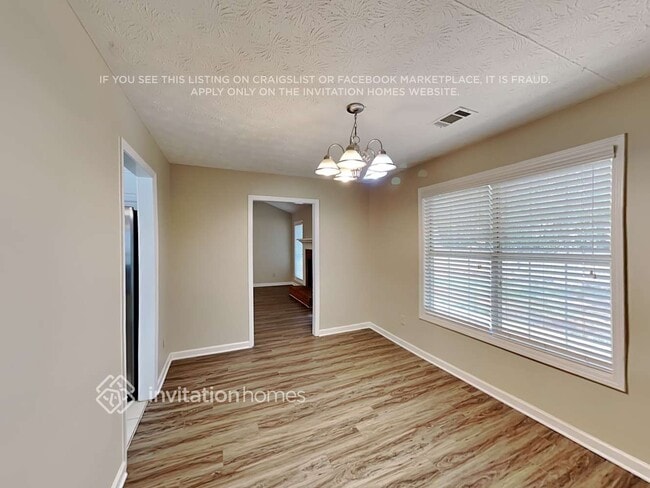 Foto del edificio - 810 Trellis Pond Ct