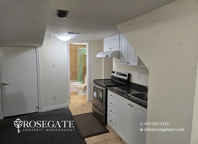 Photo du bâtiment - 2-Bedroom Basement Apartment in Mississauga | All Utilities Included + Parking