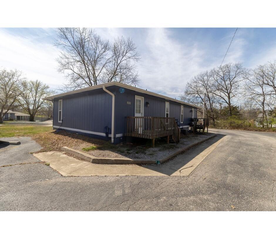 Foto del edificio - 215 Wheaton Ct