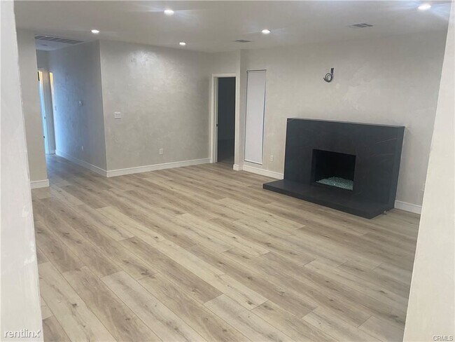 Building Photo - 3 br, 0.5 bath House - 1315 Sonora Ave