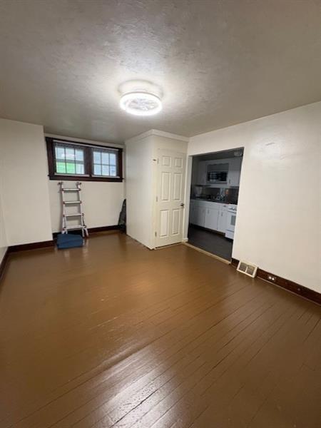 Foto del edificio - 906 Kable Wy