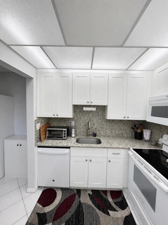 Foto del edificio - 258 Burgundy Ave