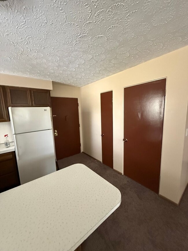 Building Photo - 355 Meadowbrook Ave