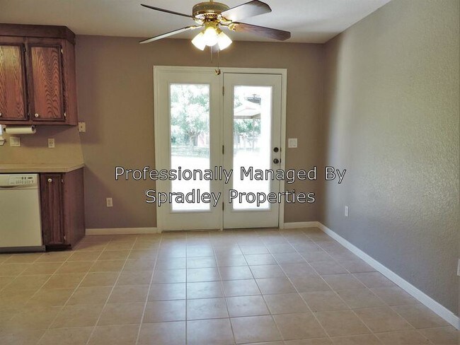 Building Photo - 8812 Laurel Ridge