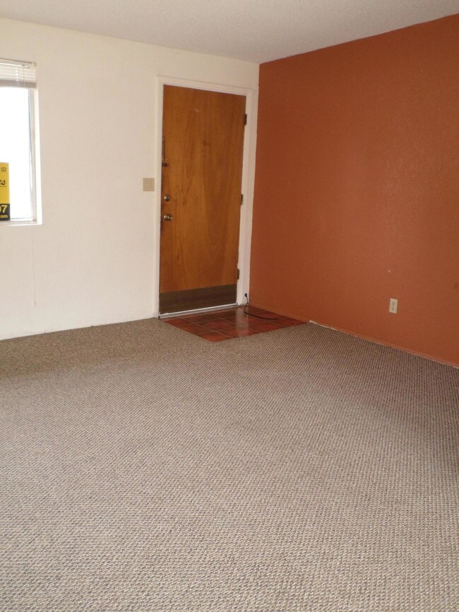 Foto del edificio - 2035 E 15th St