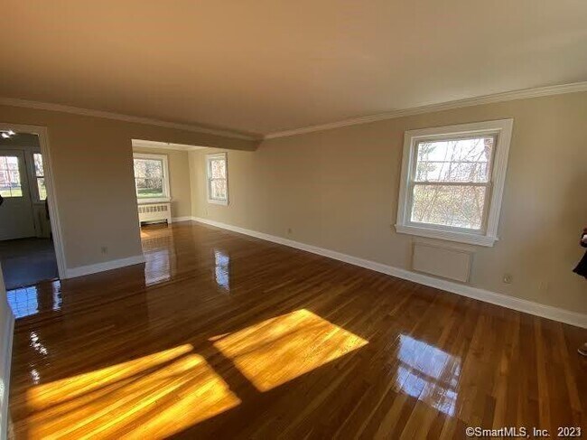 Foto del edificio - 28 Hamilton Ct